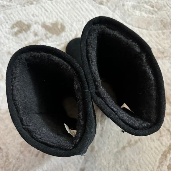 BearPaw Black Boots women’s size 8. Great condition. - Picture 7 of 7